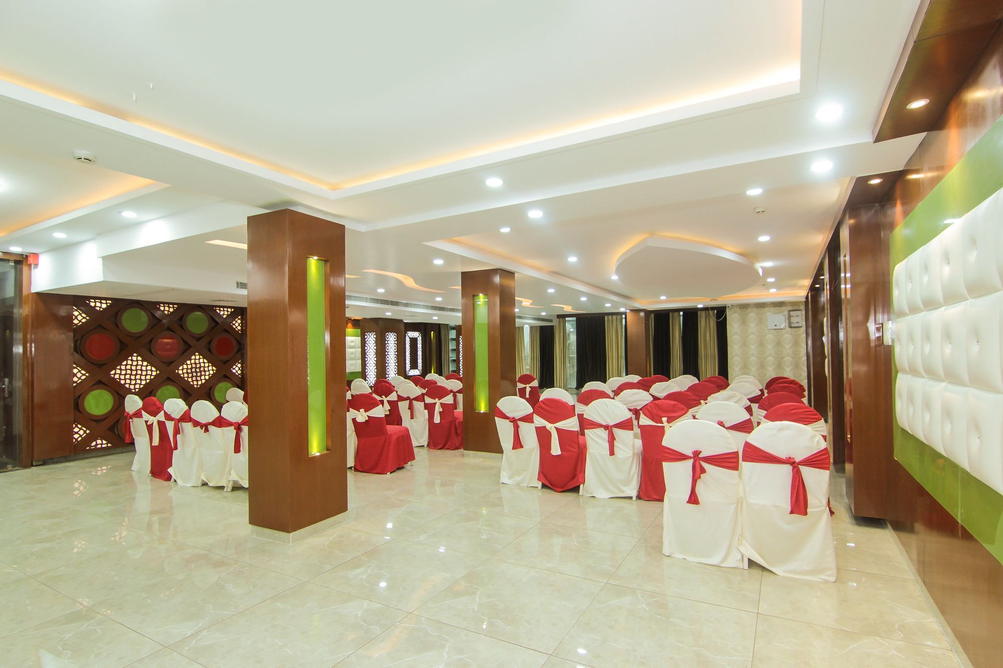 Hotel Ss Grand Lakhnaú Exteriér fotografie