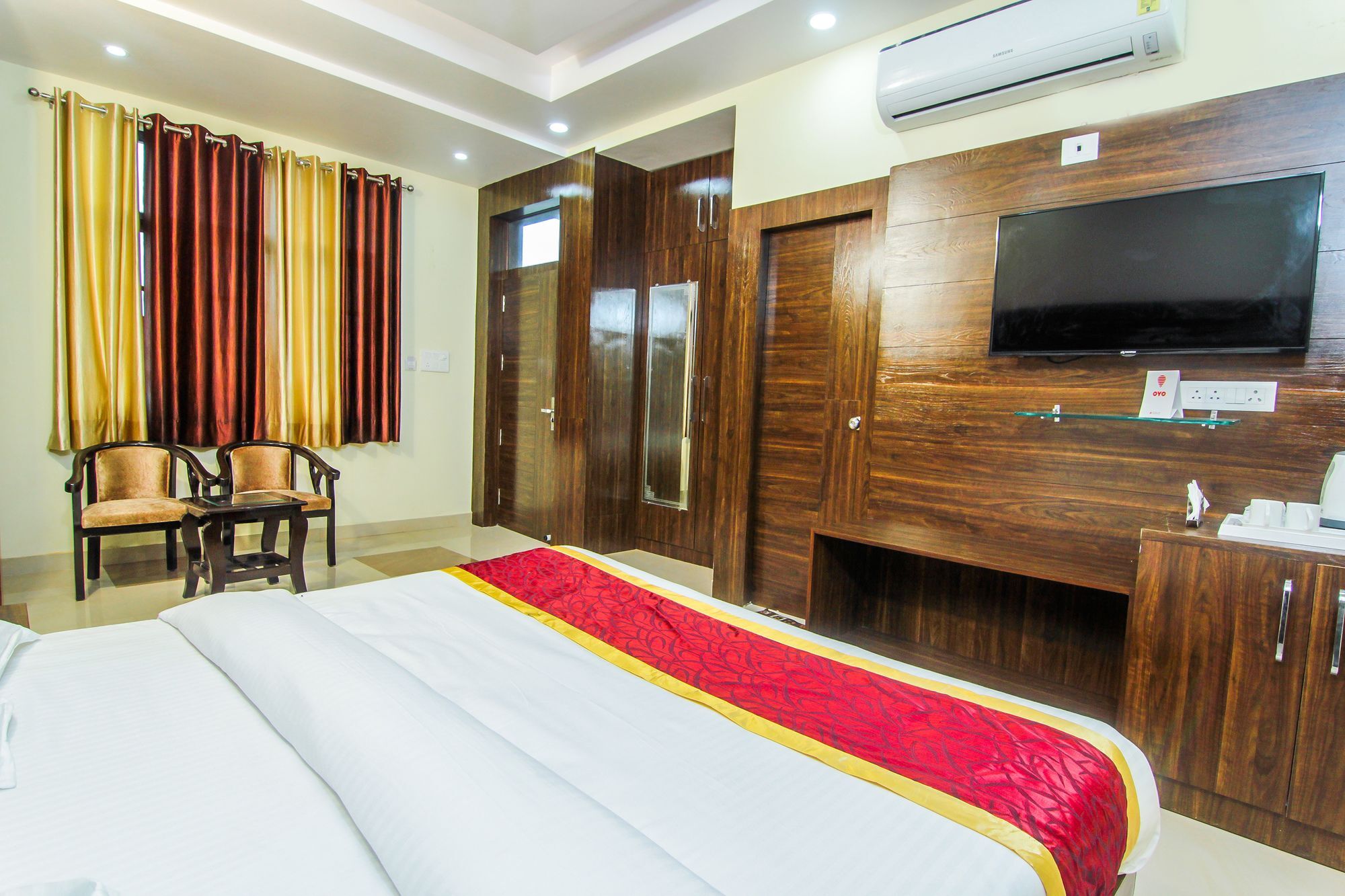 Hotel Ss Grand Lakhnaú Exteriér fotografie